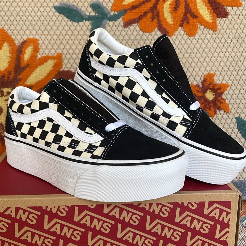 Vans WMNS Old Skool Stacked
Checkerboard Black/Classic
VN0A7Q5MTYQ
Platforms - Picture 1 of 16